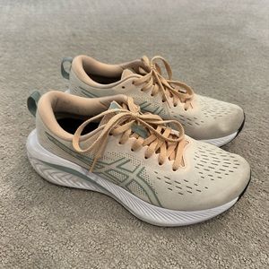 ASICS gel-excite 10 running shoe